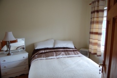 Nora-Cusack-en-suite-bedroom